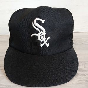 Vintage 90s Chicago White Sox Mesh Snapback Hat